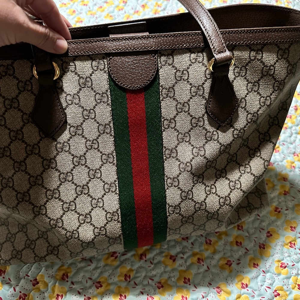 Authentic Gucci Ophedia medium tote. Very good condition; no marks or tears.